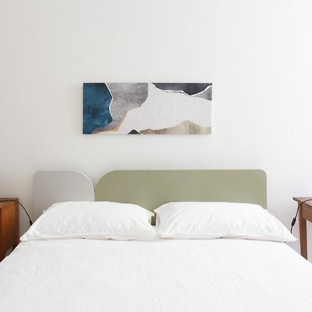 Renovated 3 Bedroom Apartment In The City Center ตูริน ภายนอก รูปภาพ