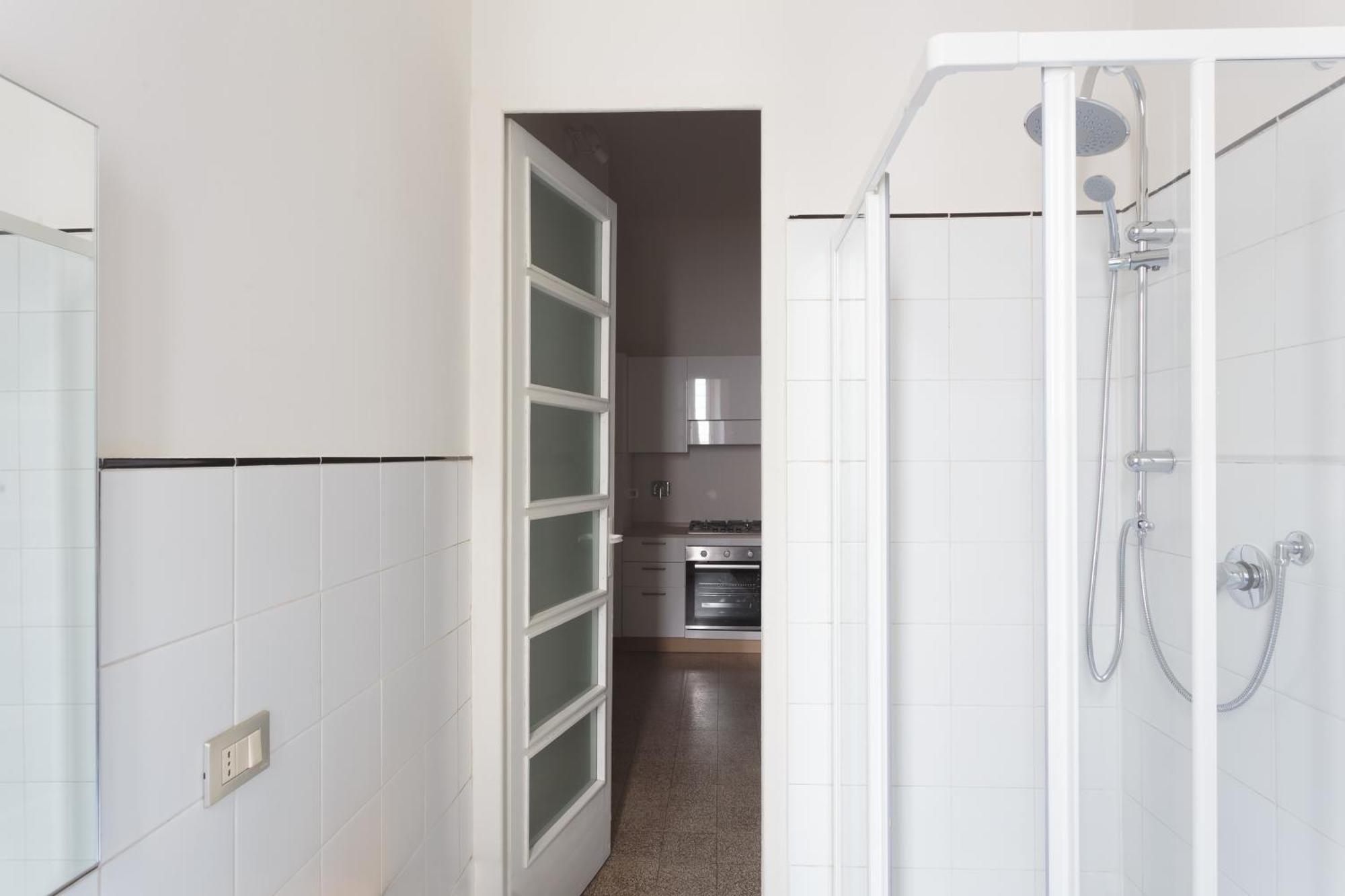 Renovated 3 Bedroom Apartment In The City Center ตูริน ภายนอก รูปภาพ